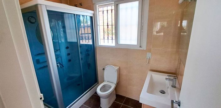 Image No.9-3 Bed Country Property for sale