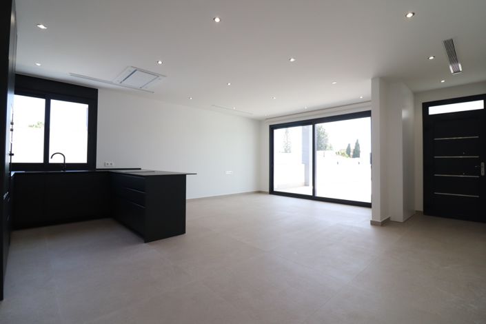 Image No.10-3 Bed Villa for sale