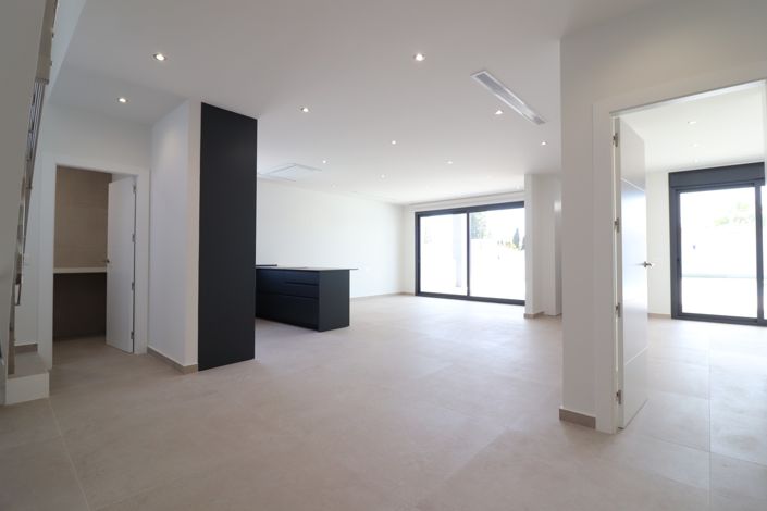 Image No.11-3 Bed Villa for sale