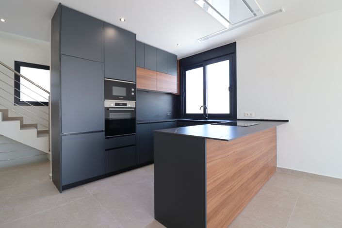 Image No.12-3 Bed Villa for sale