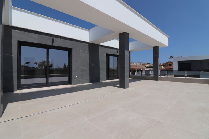 Image No.19-3 Bed Villa for sale