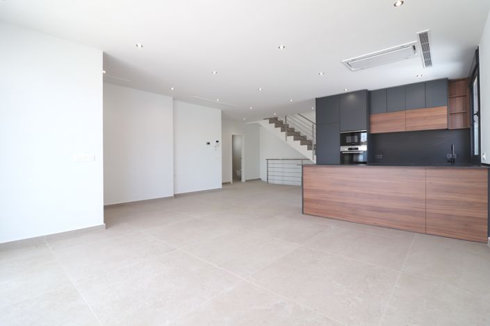 Image No.3-3 Bed Villa for sale