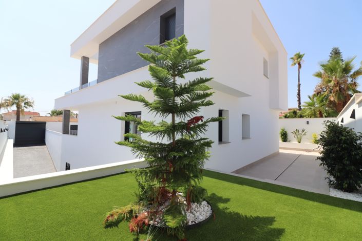 Image No.38-3 Bed Villa for sale