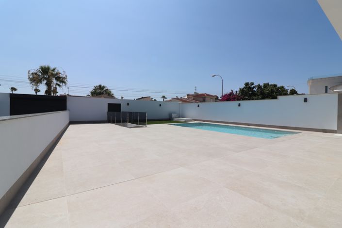 Image No.4-3 Bed Villa for sale