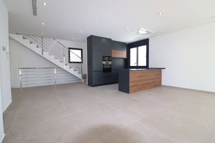 Image No.7-3 Bed Villa for sale