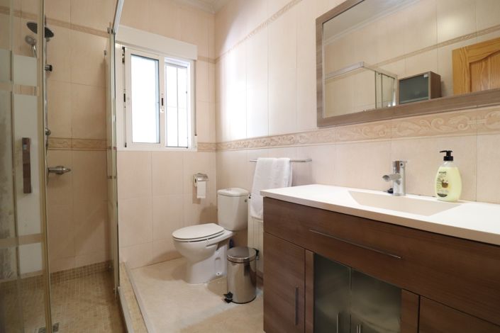 Image No.18-3 Bed Country Property for sale