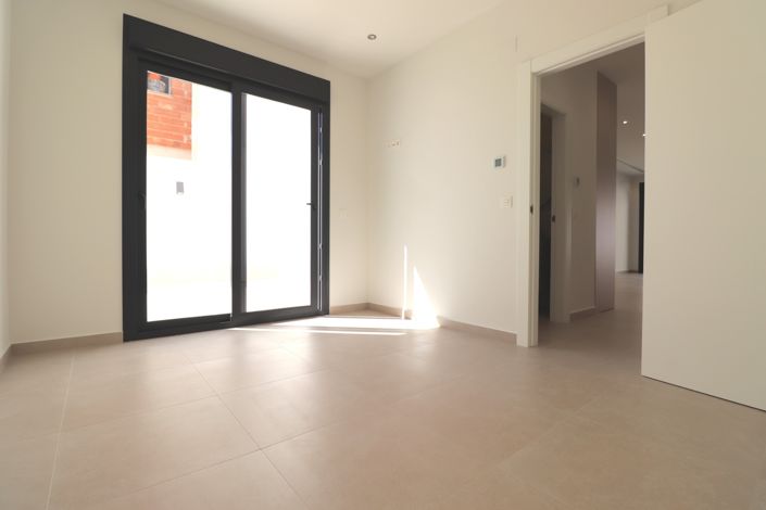 Image No.12-3 Bed Villa for sale