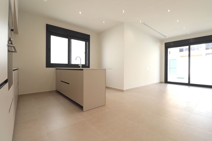 Image No.8-3 Bed Villa for sale