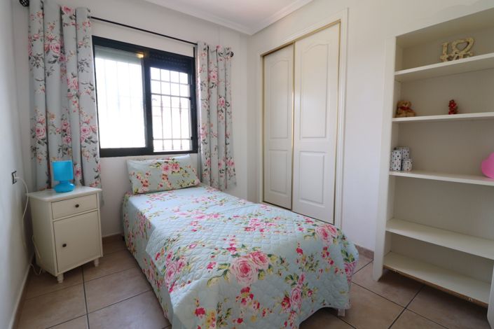 Image No.12-5 Bed Villa for sale