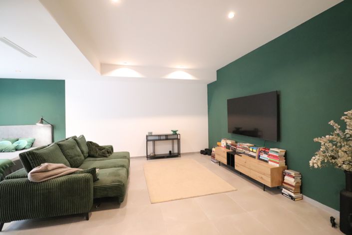 Image No.18-3 Bed Townhouse for sale