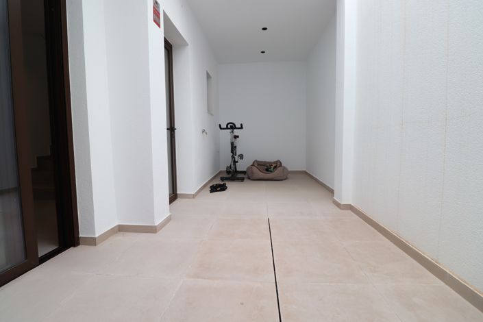 Image No.22-3 Bed Townhouse for sale