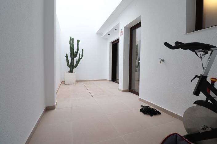 Image No.23-3 Bed Townhouse for sale