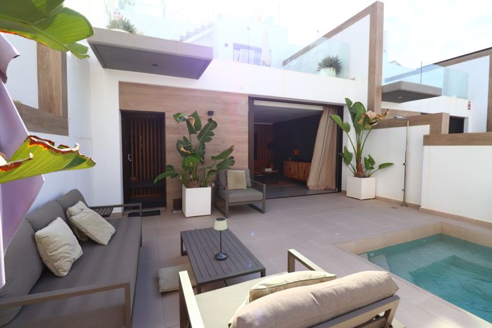 Image No.8-3 Bed Townhouse for sale