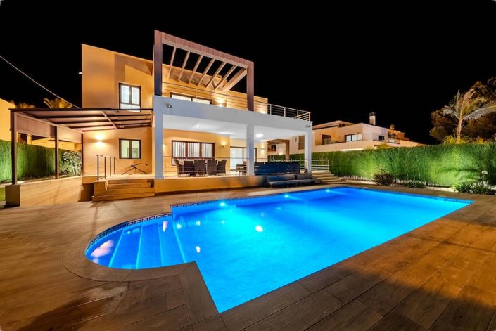 Image No.1-5 Bed Villa for sale