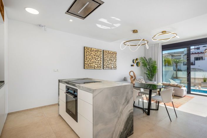 Image No.10-4 Bed Villa for sale