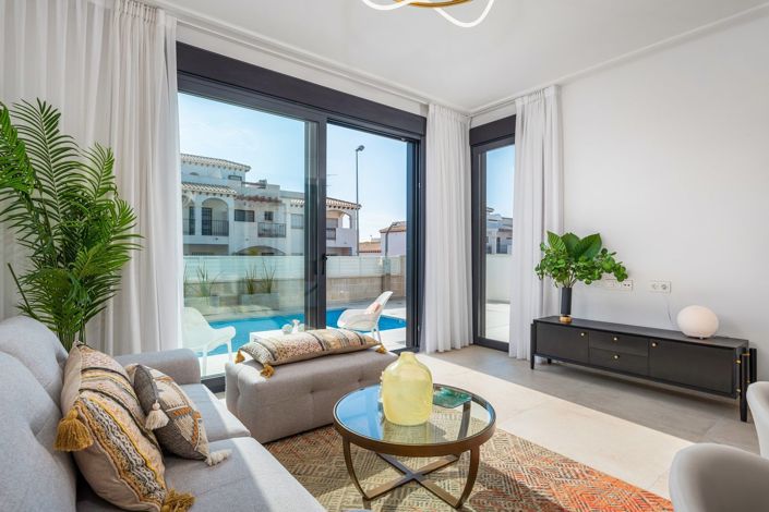 Image No.8-4 Bed Villa for sale