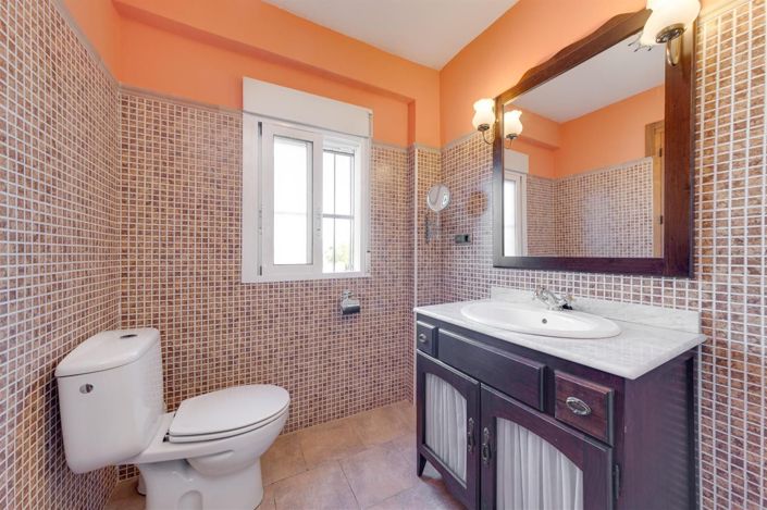 Image No.7-4 Bed Villa for sale