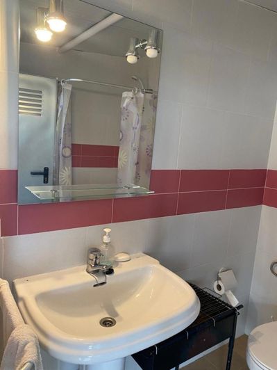 Image No.28-3 Bed House for sale