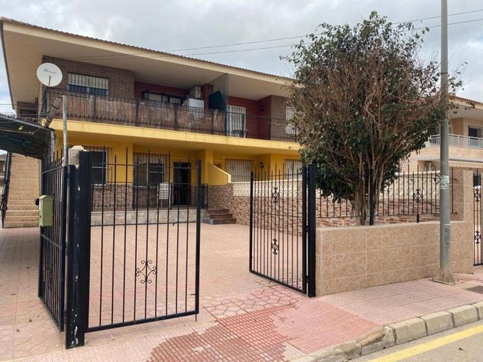 Image No.6-3 Bed House for sale