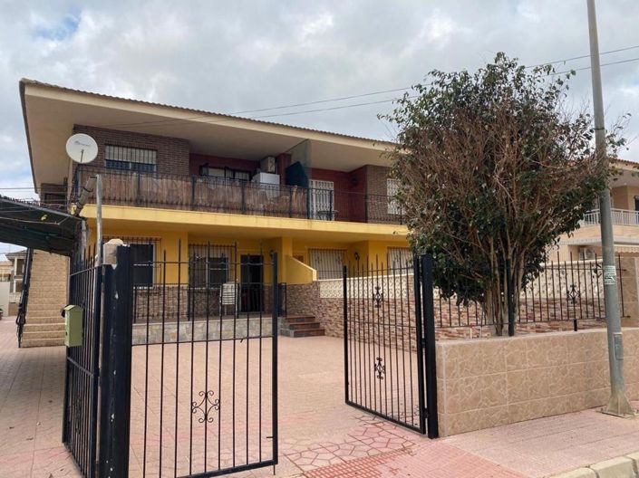 Image No.7-3 Bed House for sale