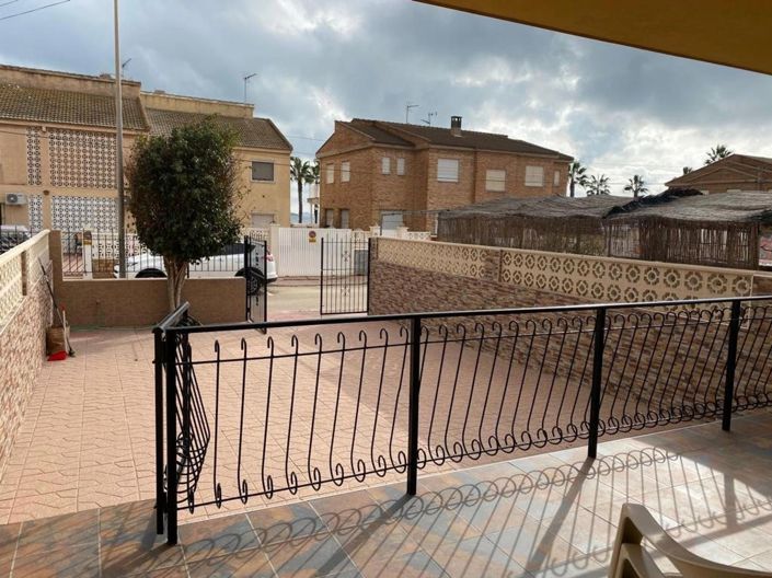 Image No.8-3 Bed House for sale