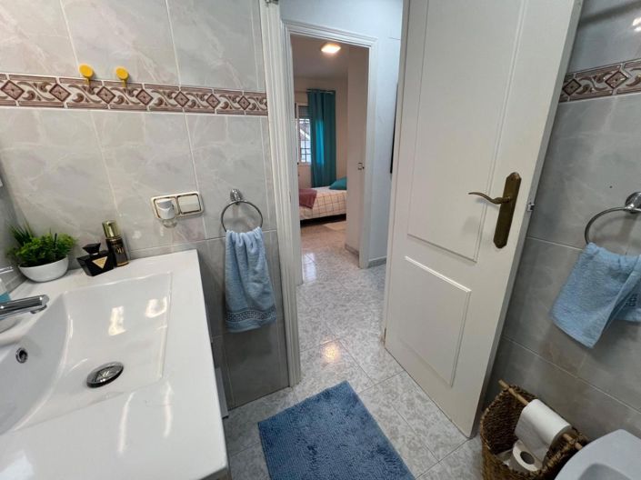 Image No.26-4 Bed House for sale