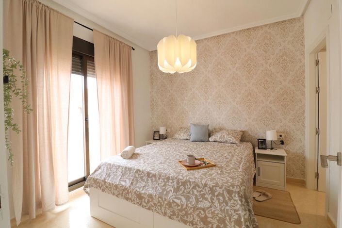 Image No.18-3 Bed House for sale