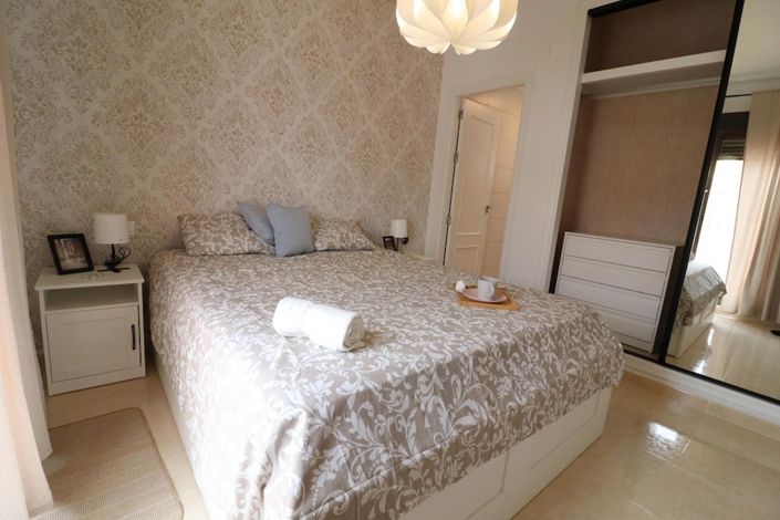 Image No.21-3 Bed House for sale