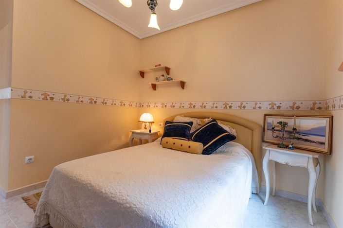 Image No.12-5 Bed Villa for sale