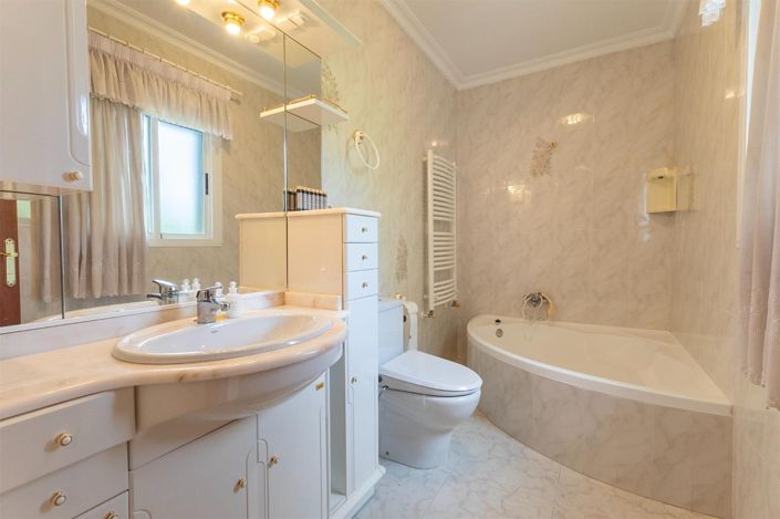 Image No.15-5 Bed Villa for sale