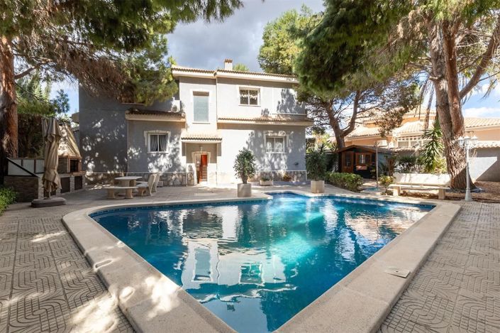 Image No.2-5 Bed Villa for sale