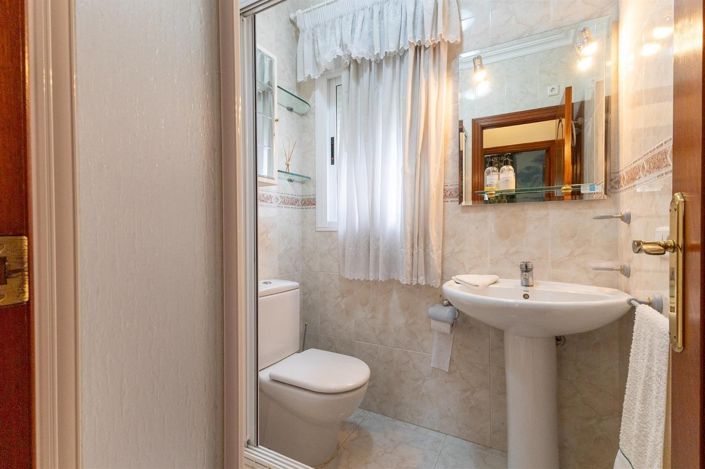 Image No.30-5 Bed Villa for sale