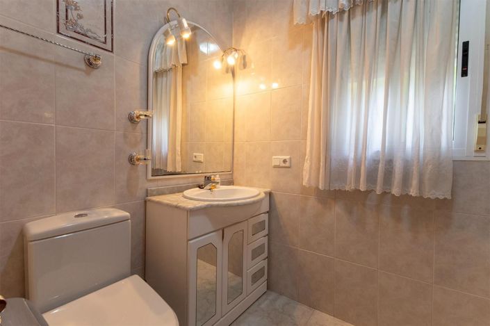 Image No.32-5 Bed Villa for sale