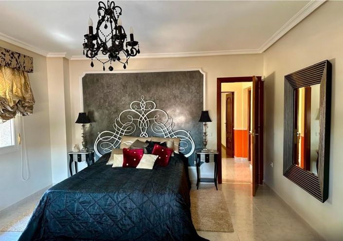 Image No.39-5 Bed Villa for sale