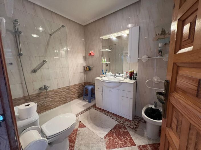 Image No.19-3 Bed House for sale