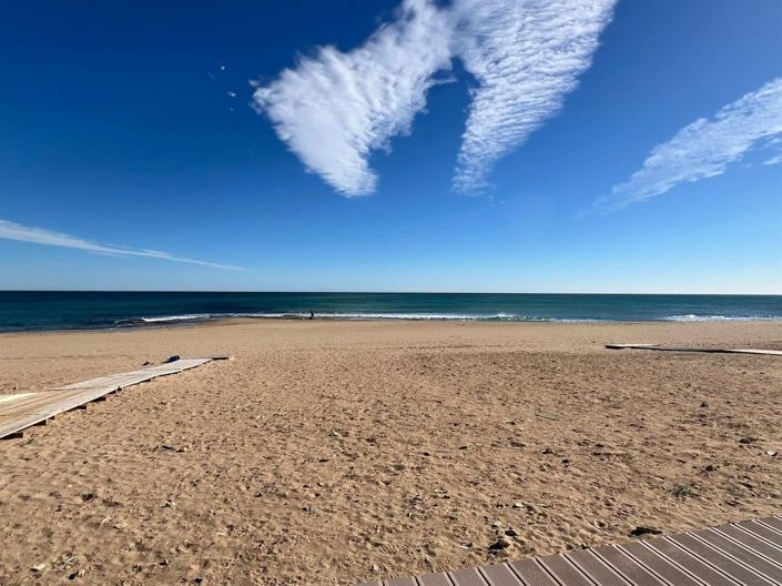 Image No.29-3 Bed House for sale