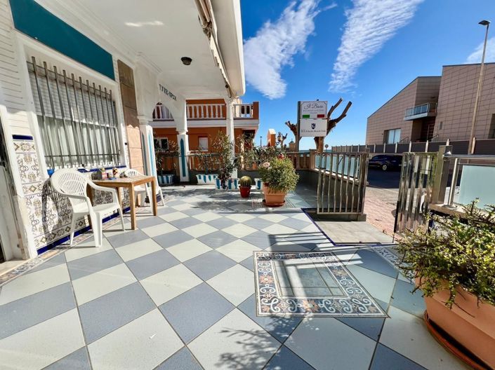 Image No.6-3 Bed House for sale