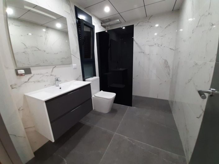 Image No.10-4 Bed Villa for sale