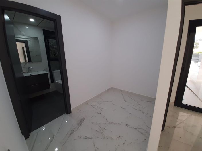 Image No.22-4 Bed Villa for sale