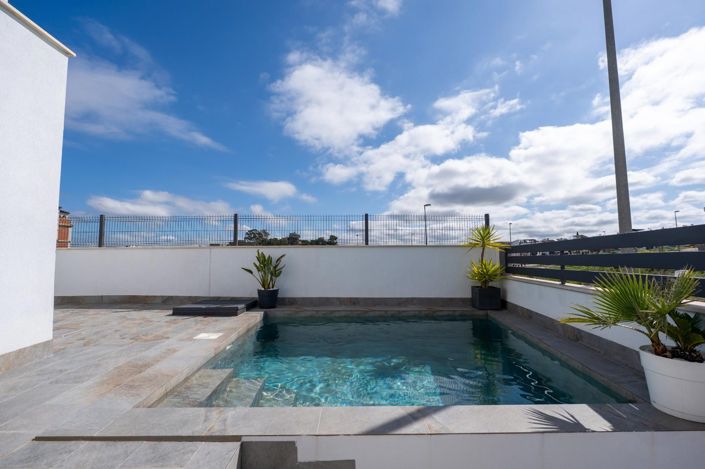 Image No.11-3 Bed House for sale