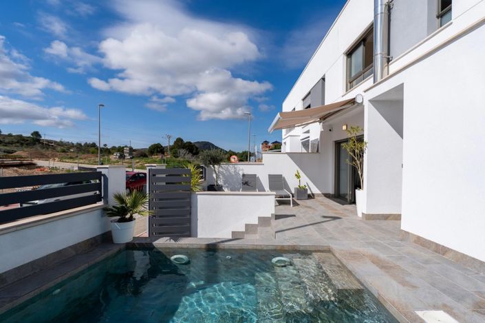 Image No.13-3 Bed House for sale