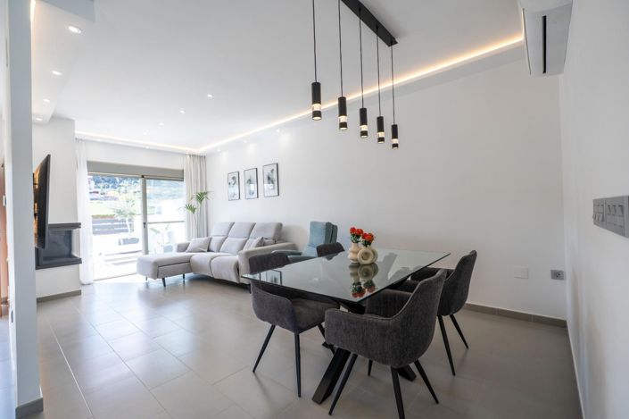 Image No.17-3 Bed House for sale