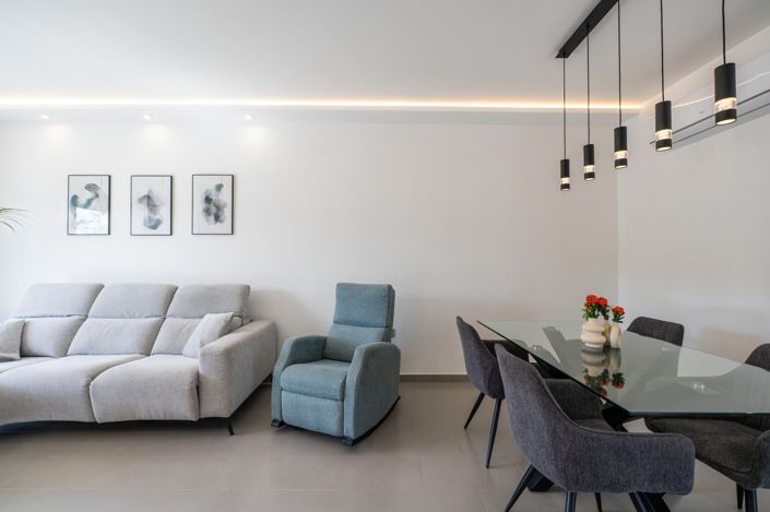 Image No.18-3 Bed House for sale