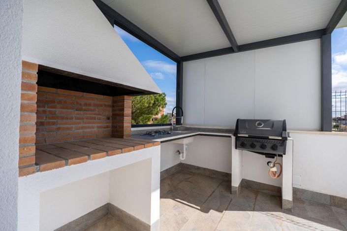 Image No.19-3 Bed House for sale