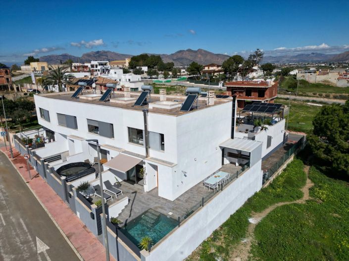 Image No.3-3 Bed House for sale