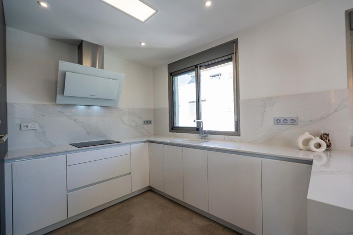 Image No.30-3 Bed House for sale