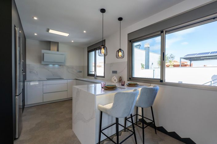 Image No.32-3 Bed House for sale