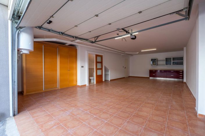 Image No.37-3 Bed House for sale