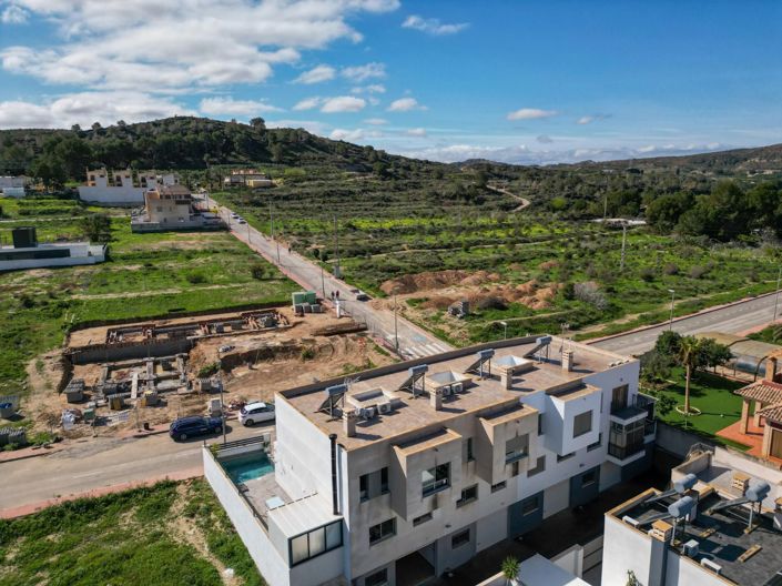 Image No.6-3 Bed House for sale