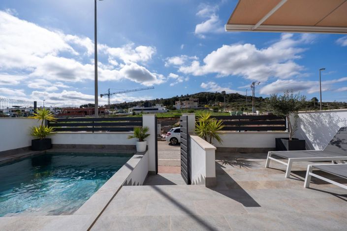 Image No.7-3 Bed House for sale